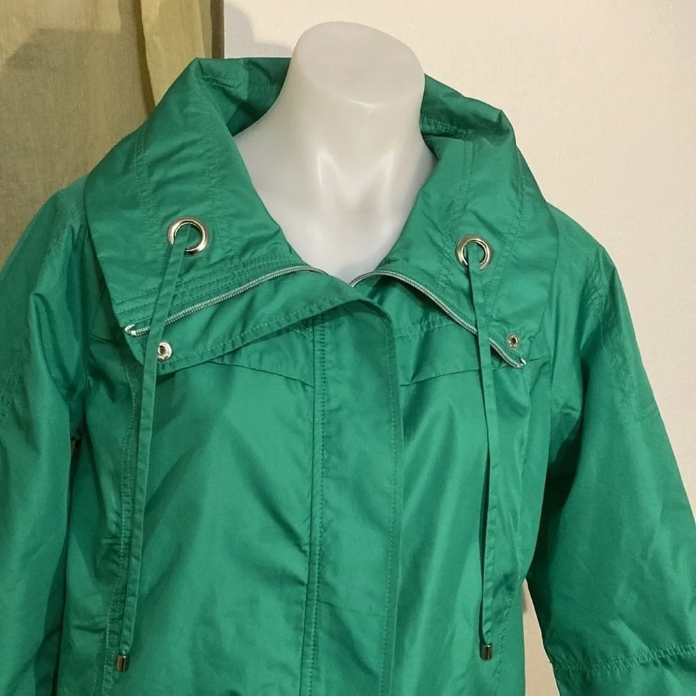 Green rain jacket from Ambition vintage styling L